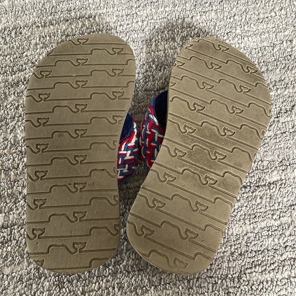 Vineyard Vines Boys Flip Flops - Picture 2 of 2